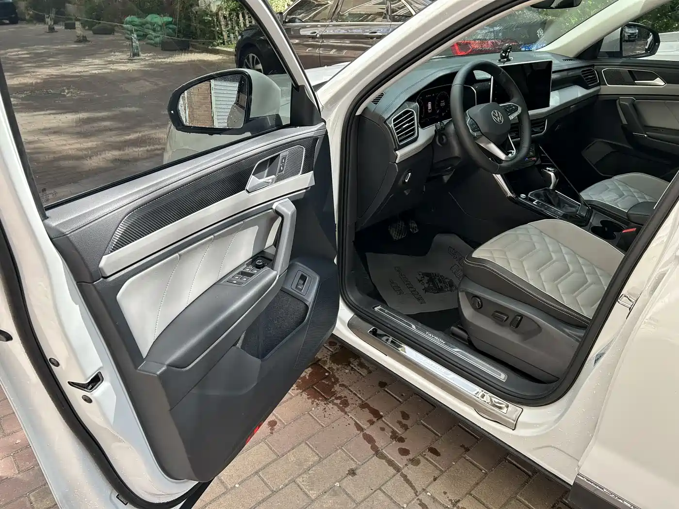 Volkswagen Tayron 2023 330TSI 2WD Luxury Plus Advanced Edition фото 13