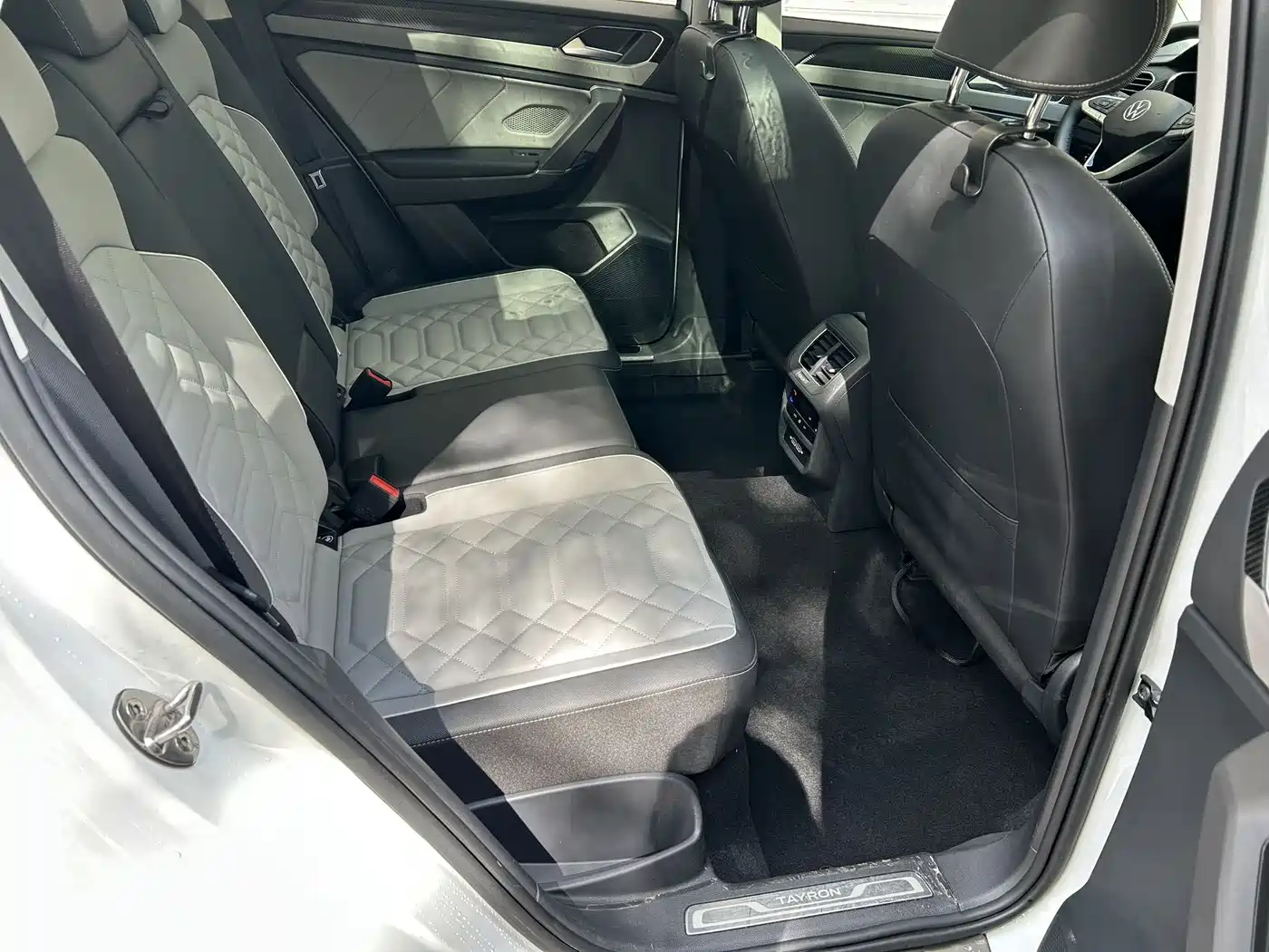 Volkswagen Tayron 2023 330TSI 2WD Luxury Plus Advanced Edition фото 15