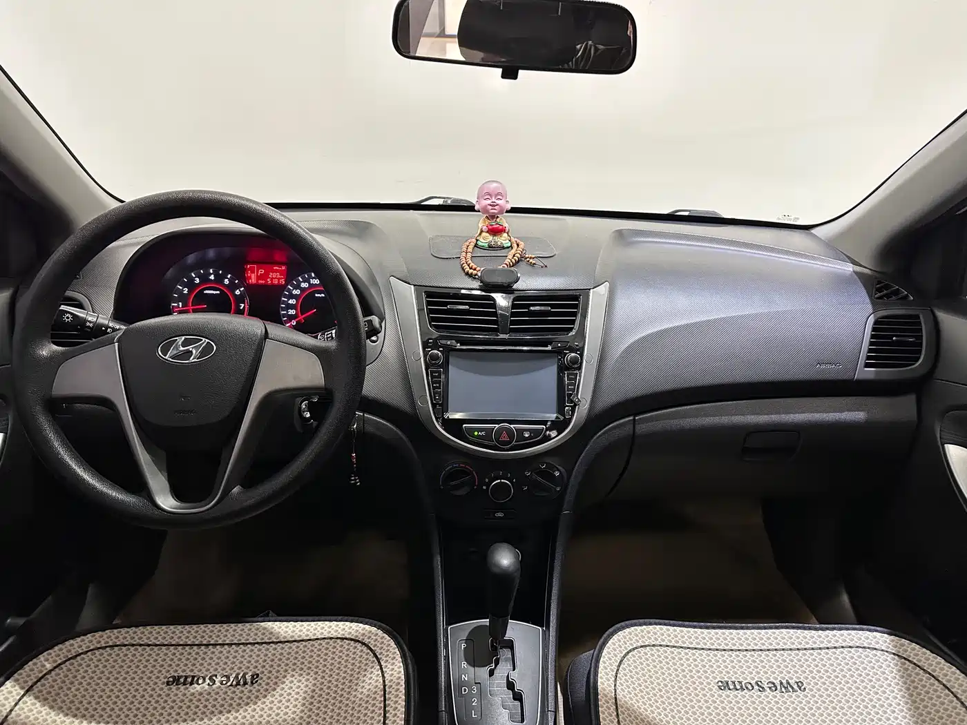 Hyundai Reina 2014 Model 1.4L Automatic GLX фото 7