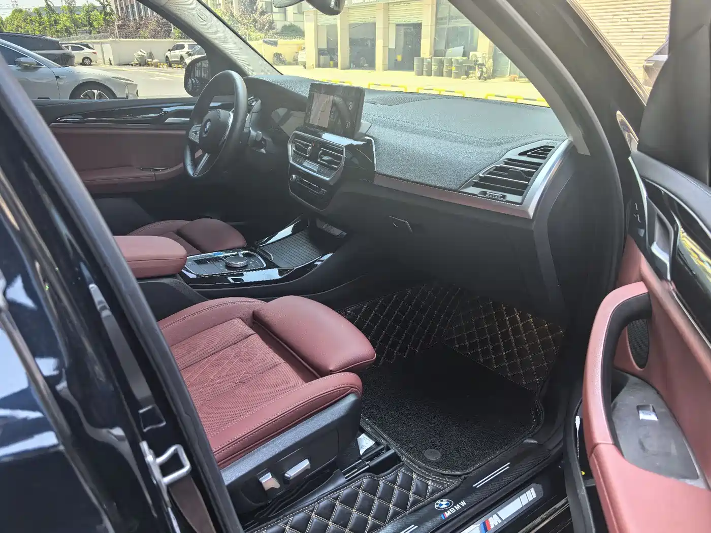 BMW iX3 2022 Facelift Leading Model фото 9
