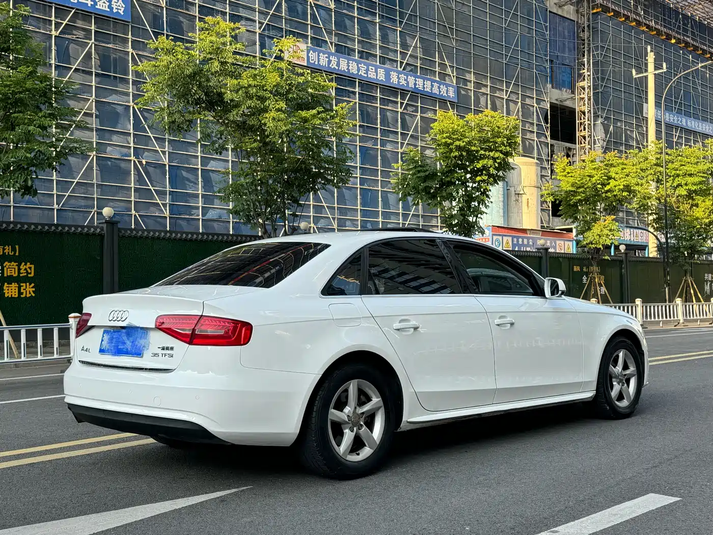 Audi A4L 2013 35 TFSI Automatic Luxury фото 7