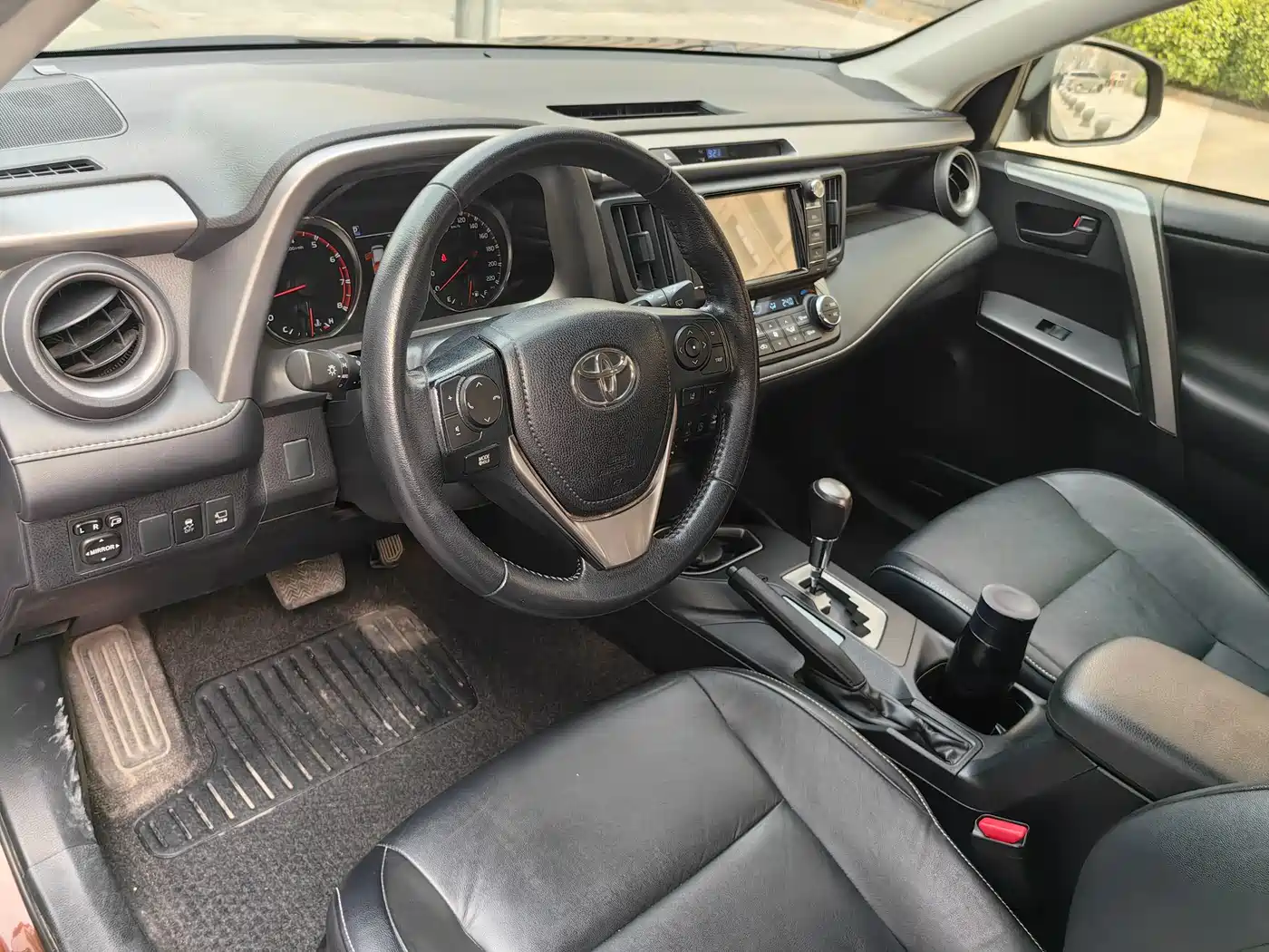 Toyota RAV4 Rongfang 2018 2.5L Automatic 4WD Elite i Edition фото 18