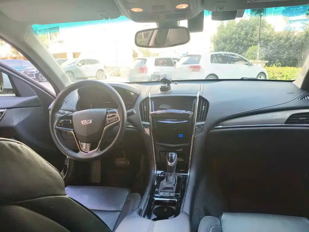 صورة 12 - Cadillac ATS-L
