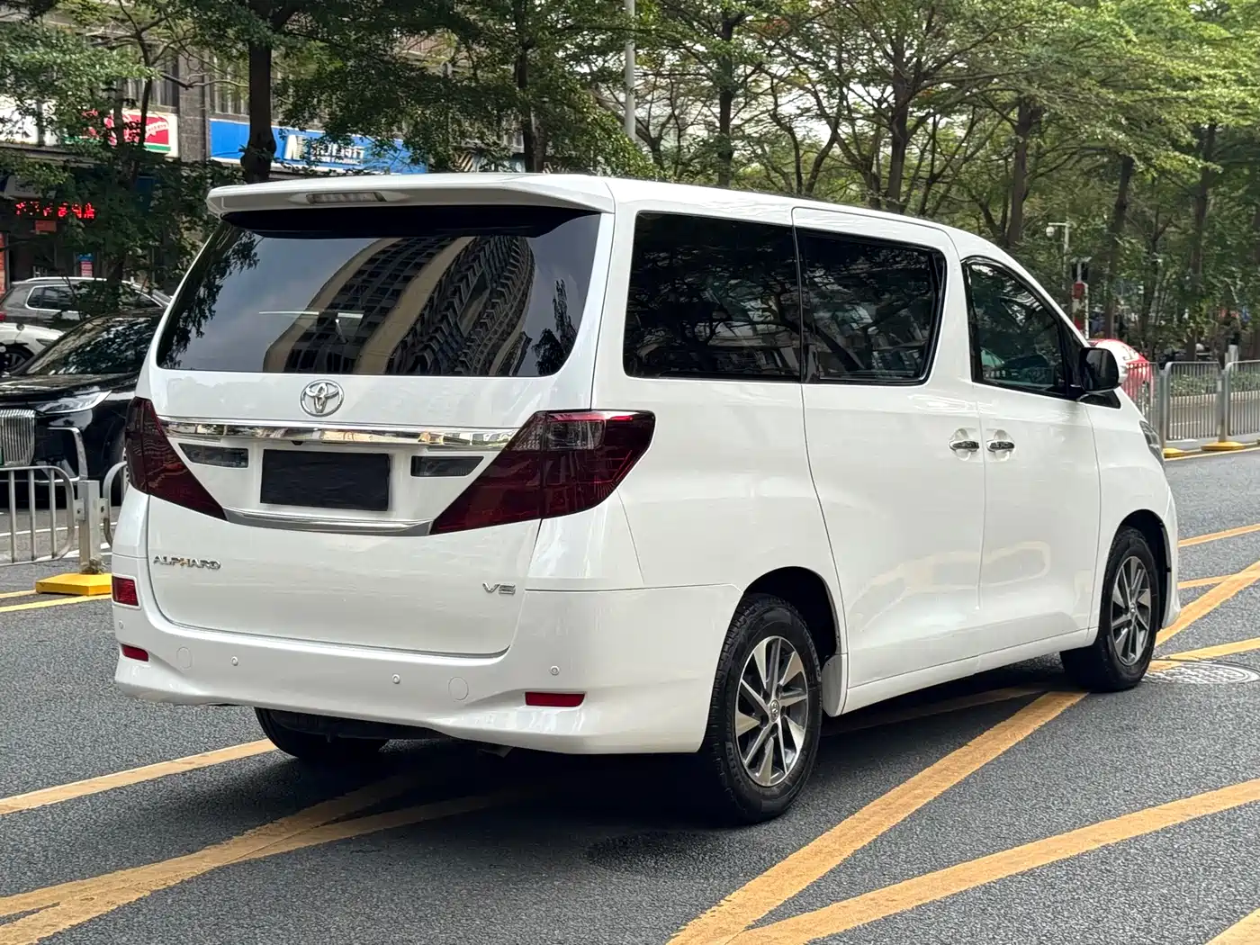 Toyota Alphard 2012 3.5L Premium Edition фото 24