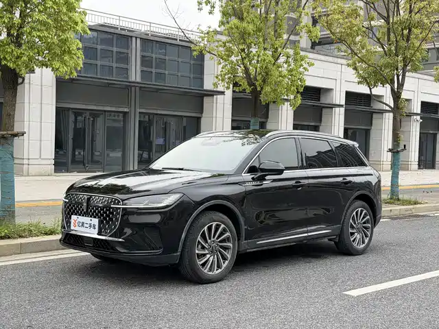 Lincoln Adventurer 2023