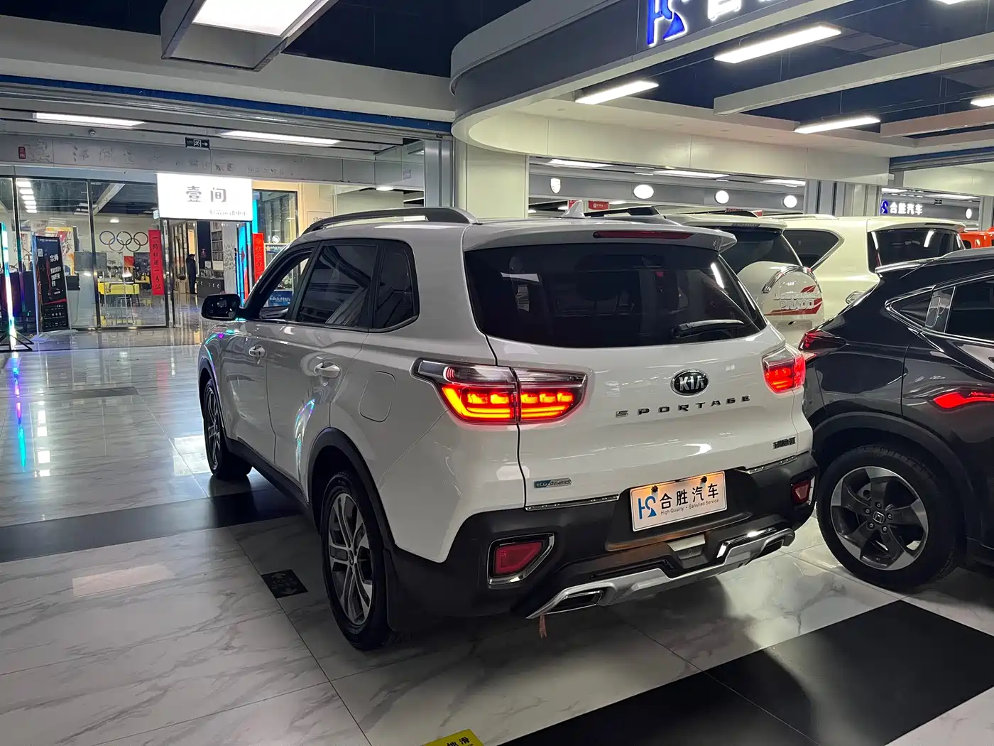 Kia Sportage 2019 2.0L Automatic Smart Luxury Edition фото 9