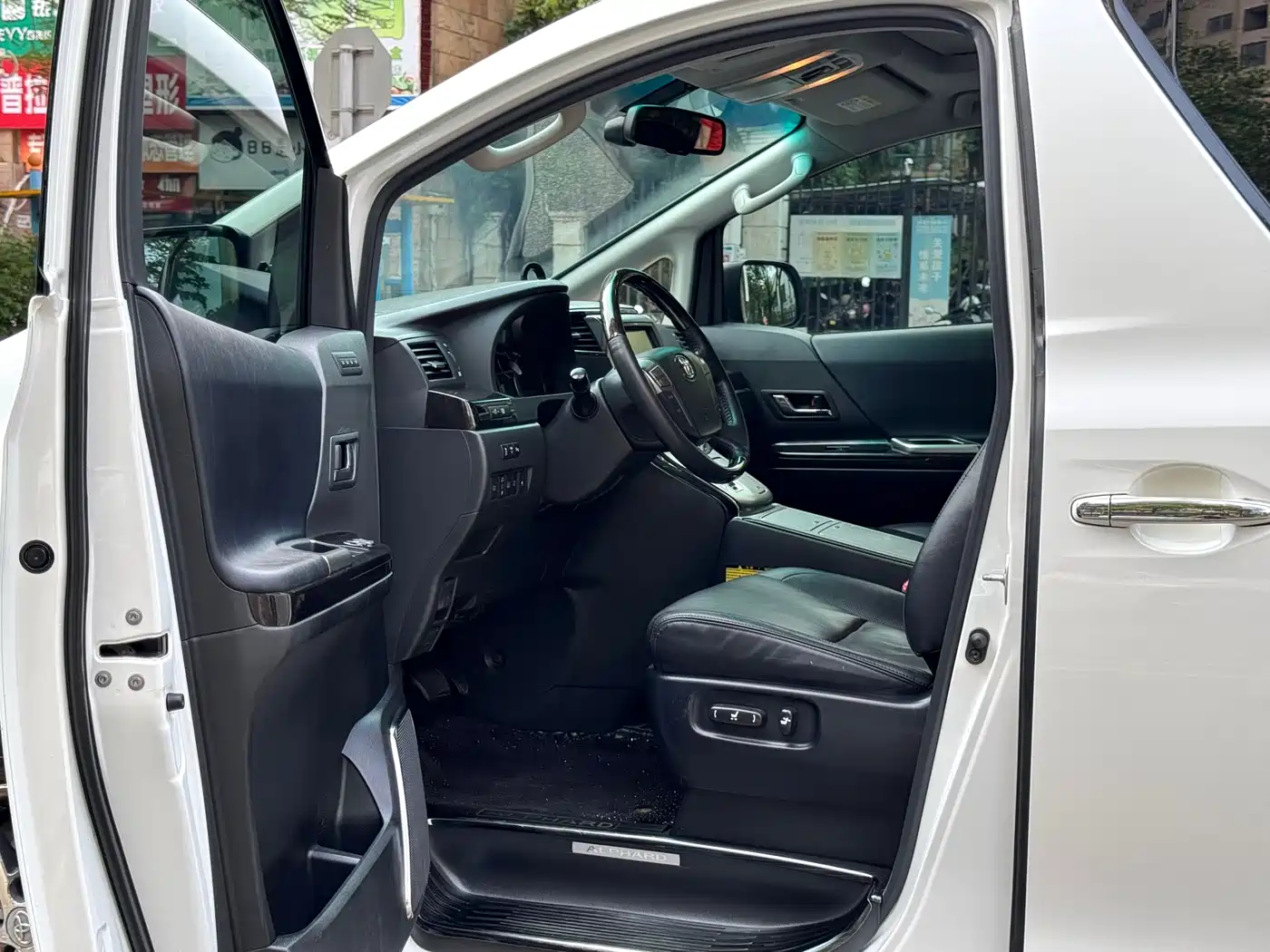 Toyota Alphard 2012 3.5L Premium Edition фото 12