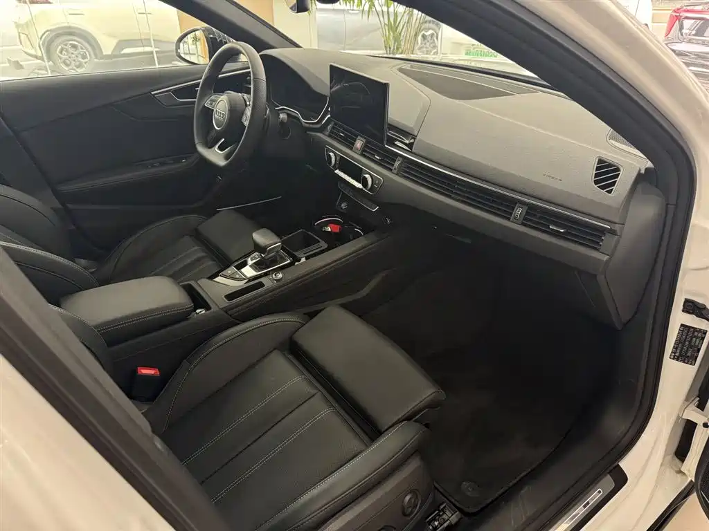 Audi A4L 2025 2 Million Celebration Edition 40 TFSI Luxury Dynamic B&O Starlight Night Edition фото 14