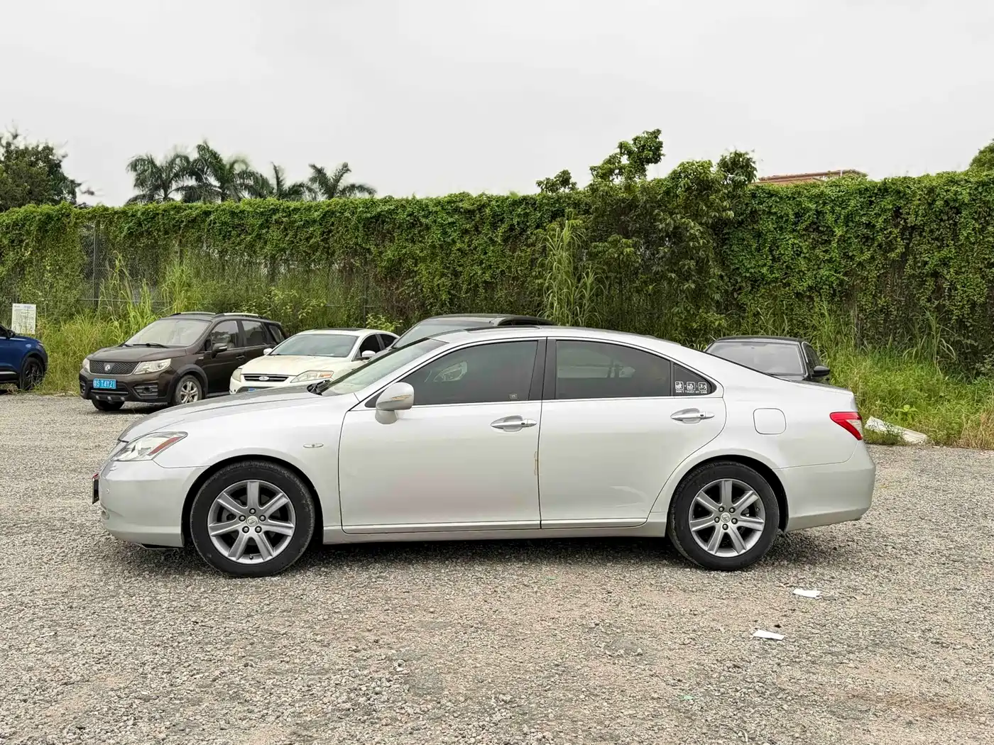 Photo 8 - Lexus ES
