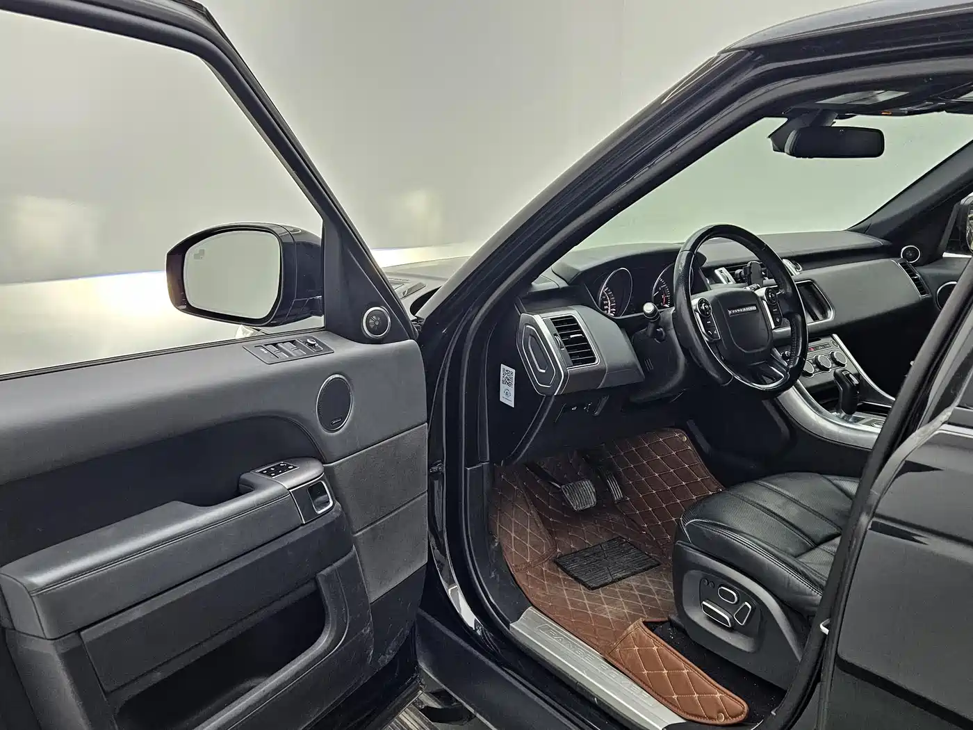 Land Rover Range Rover Sport 2016 Model 3.0 SC V6 SE фото 6