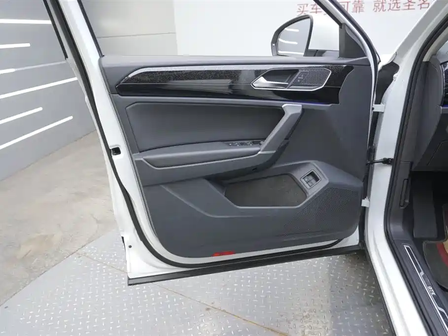 Volkswagen Tayron GTE Plug-in Hybrid 2020 Model 1.4T Luxury фото 11