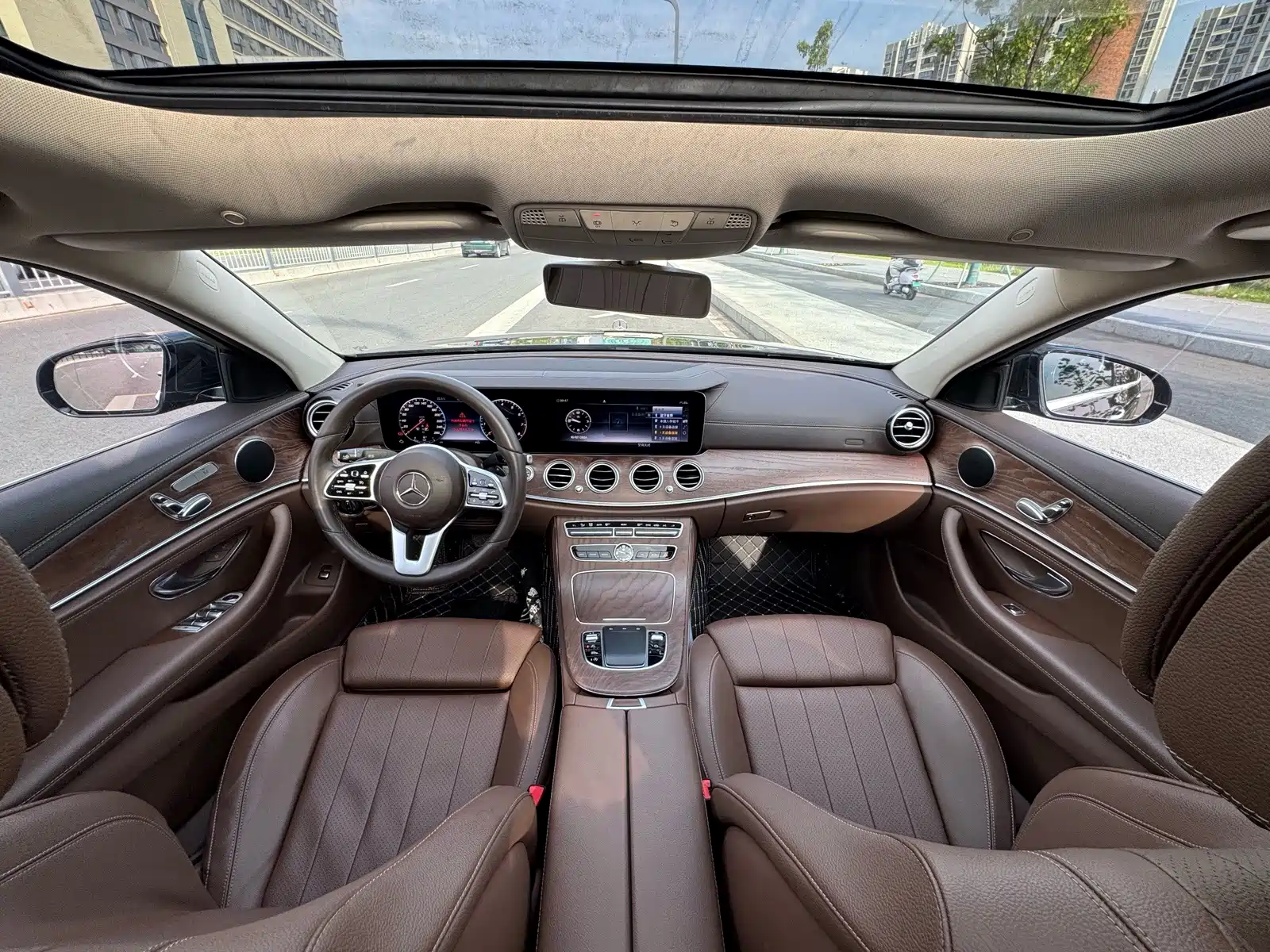 Фото 6 - Mercedes-Benz E-Class