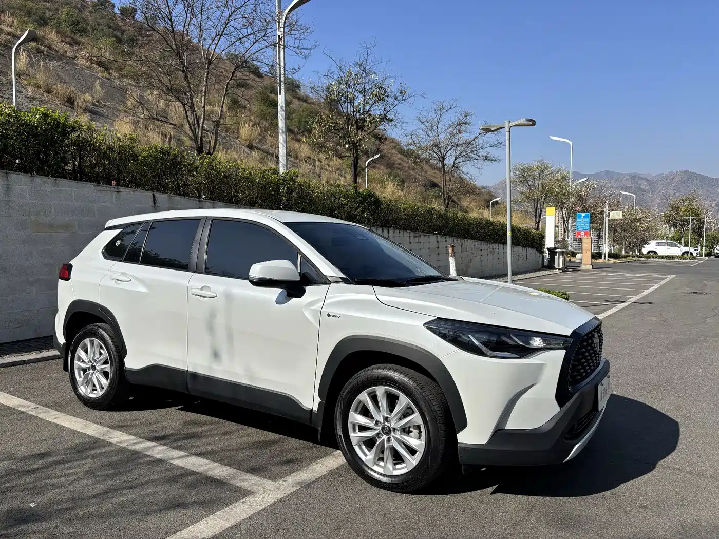Toyota Corolla Cross 2024 2.0L Smart Hybrid Dual Engine Pioneer Edition фото 3