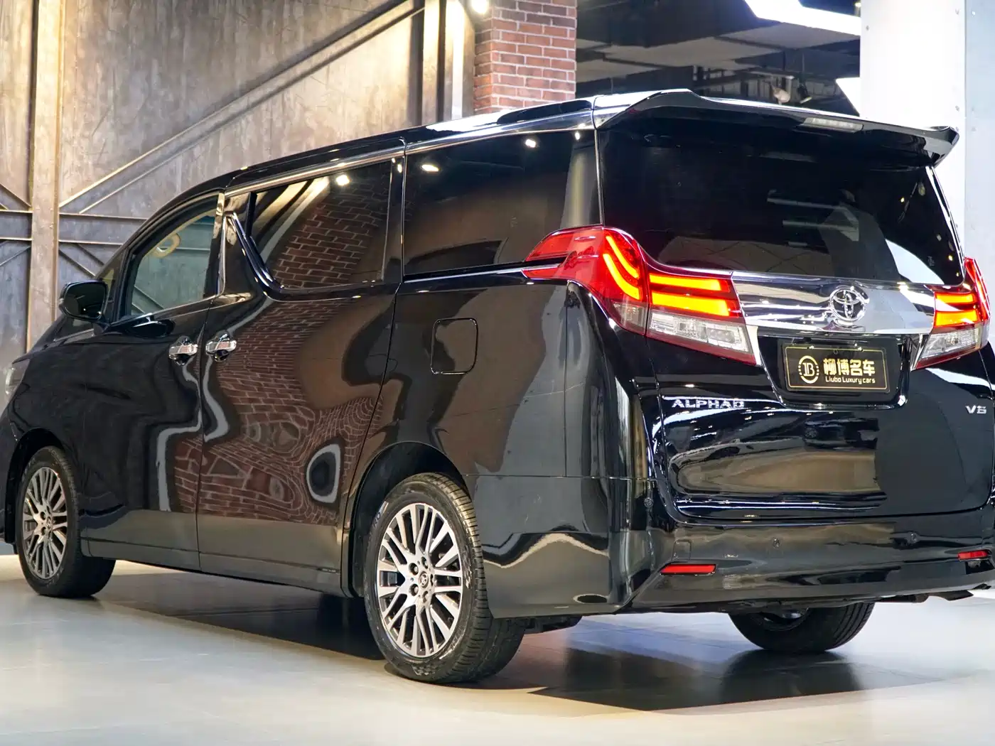 Toyota Alphard 2015 3.5L Luxury Edition фото 4