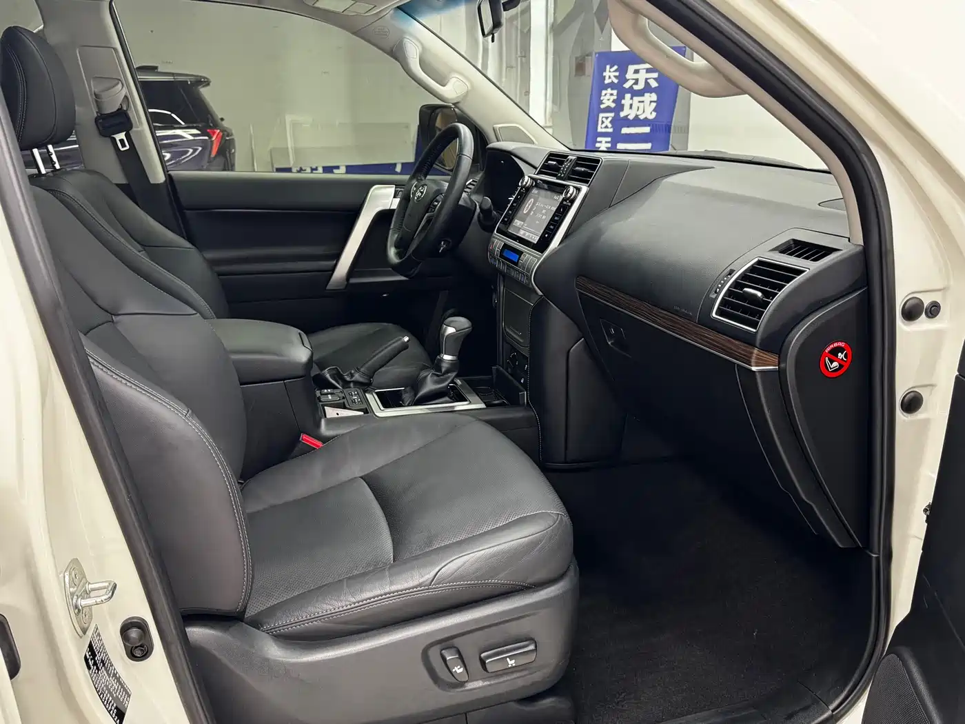 Toyota Prado 2018 3.5L Automatic TX-L Rear-mounted Spare Tire фото 10