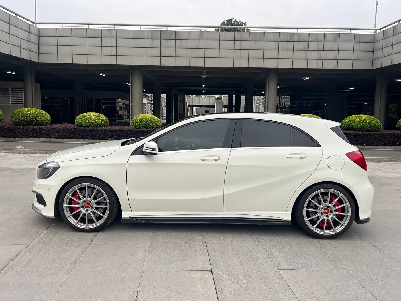 Mercedes-Benz A-Class AMG (Import) 2014 AMG A 45 4MATIC фото 3