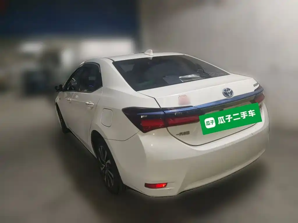 Toyota Corolla Twin Engine E+ 2020 2019 1.8L E-CVT Leading Edition