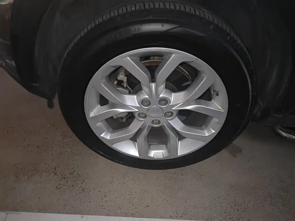 Land Rover Discovery Sport 2017 2.0T HSE фото 23