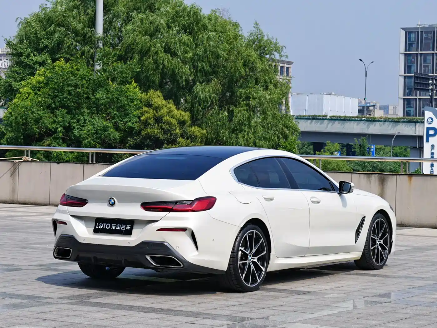 BMW 8 Series 2022 2021 840i xDrive 4-door Coupe M Sport Package