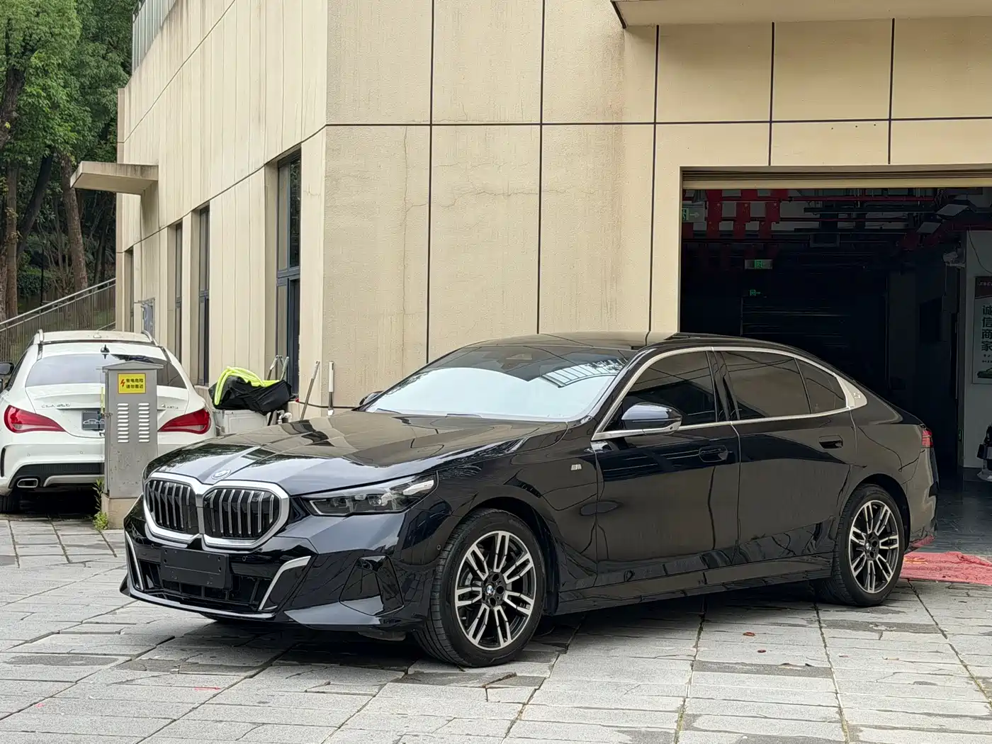 BMW 5 Series 2024 530Li Leading M Sport Package