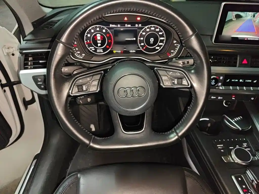 Photo 3 - Audi A4L