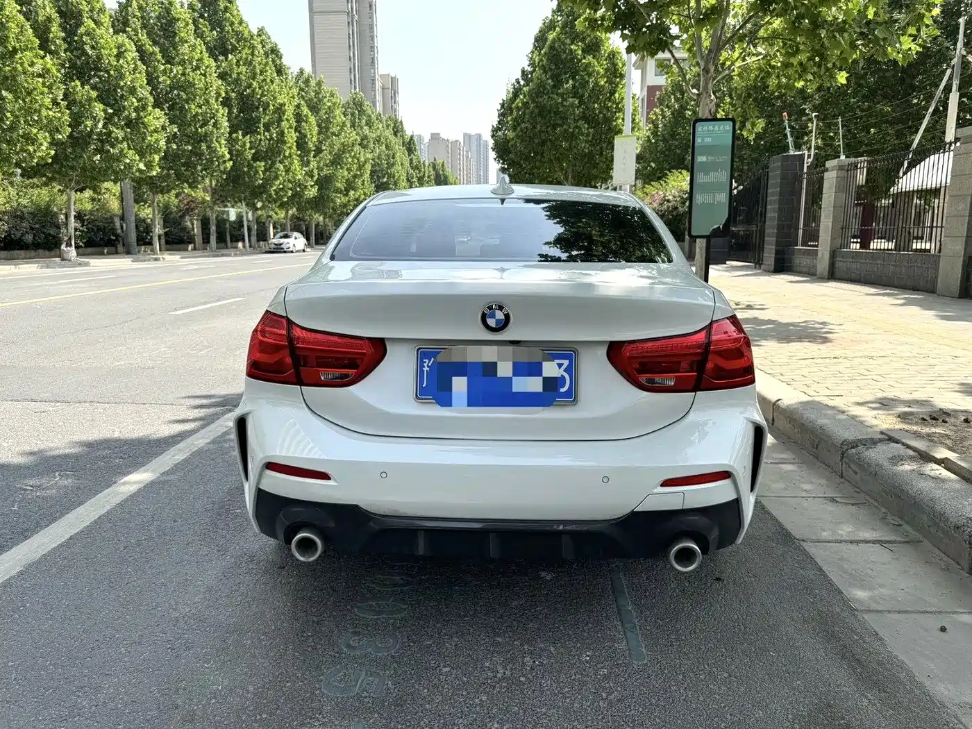 BMW 1 Series 2022 120i M Sport фото 2
