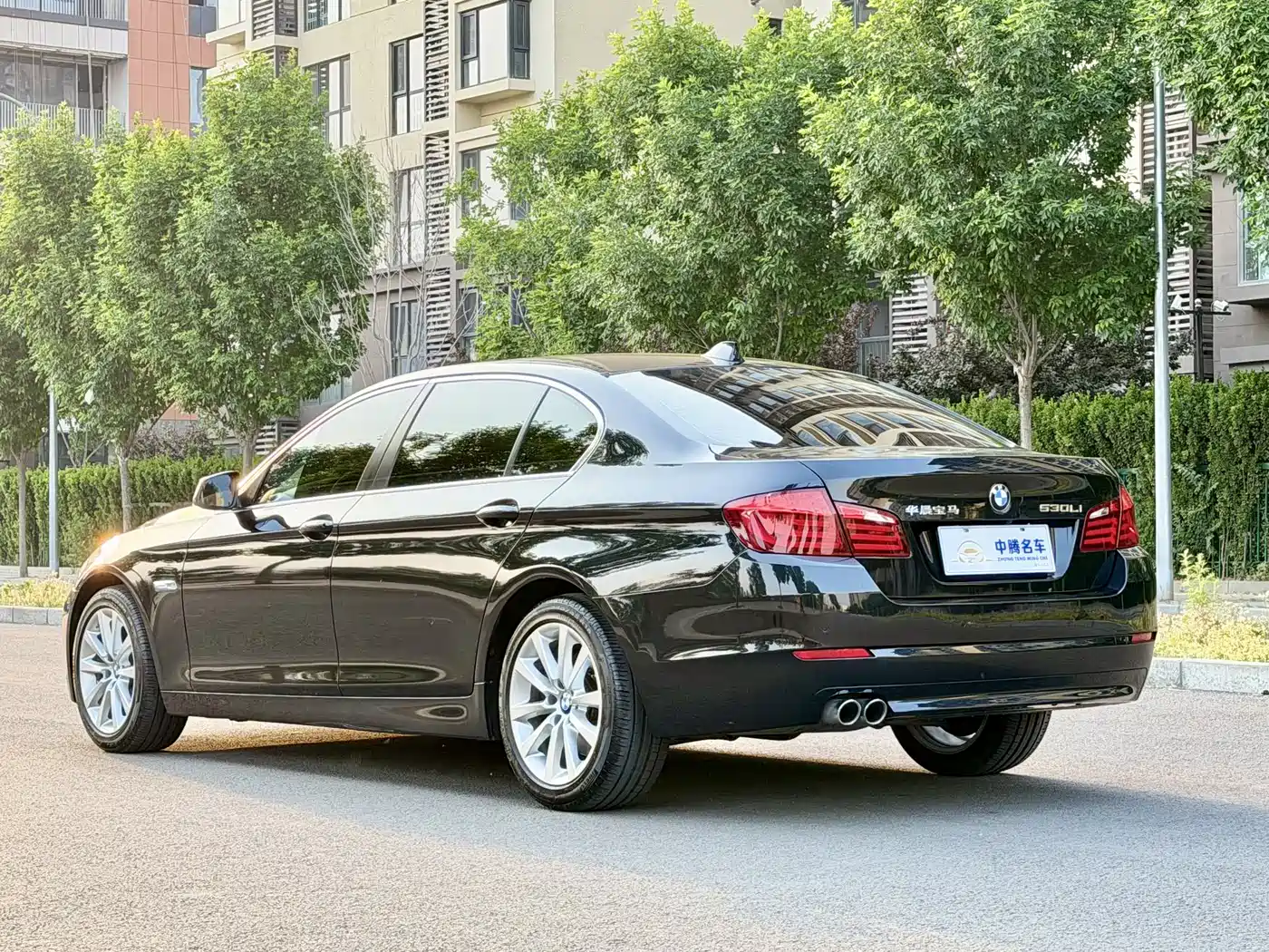 BMW 5 Series 2013 530Li Leadership фото 30