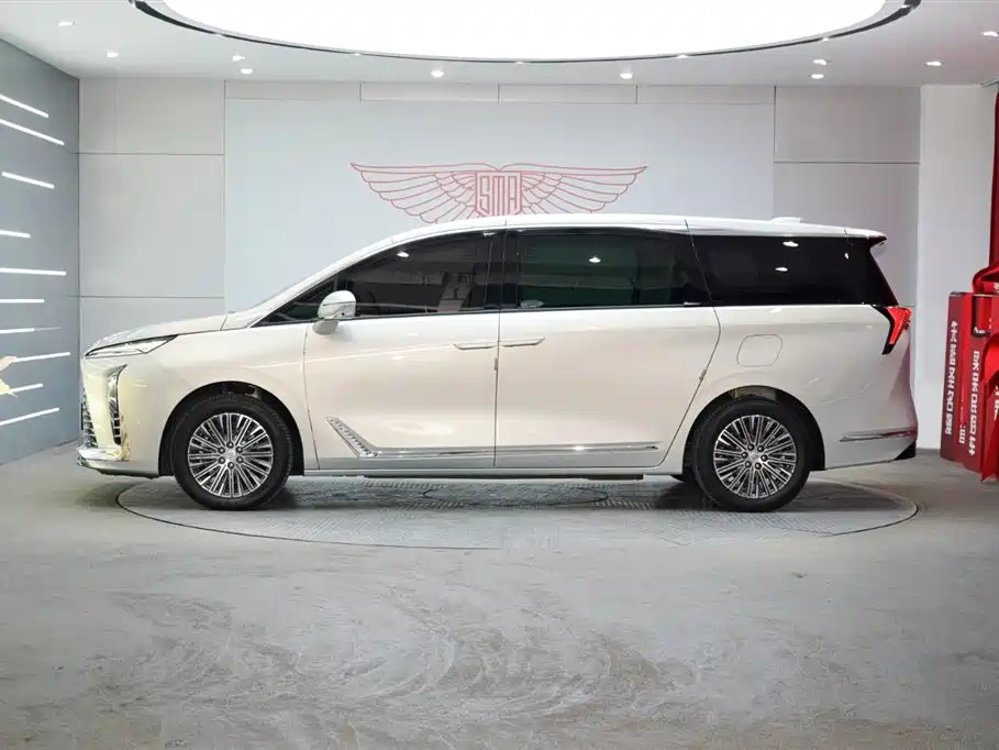 BUICK GL8 NEW ENERGY