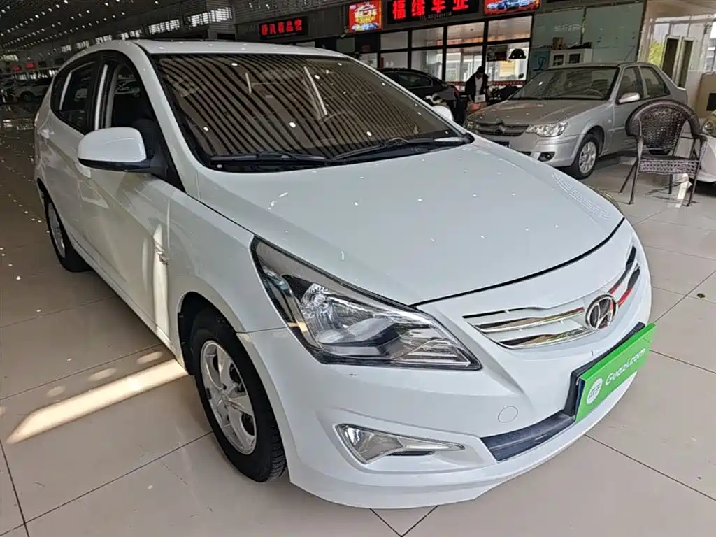 Hyundai Reina 2014 1.4L Manual GLX фото 4