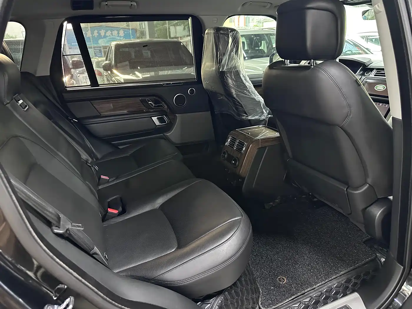Land Rover Range Rover 2018 3.0 SC V6 Vogue Heritage Extended Edition фото 8