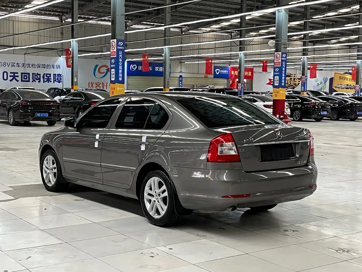 Škoda Octavia 2014 1.6L Auto Yijun Edition фото 15