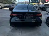 Photo 7 - Toyota Avalon