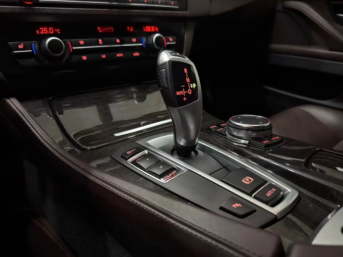 BMW 5 Series 2014 525Li Luxury Design Package фото 8