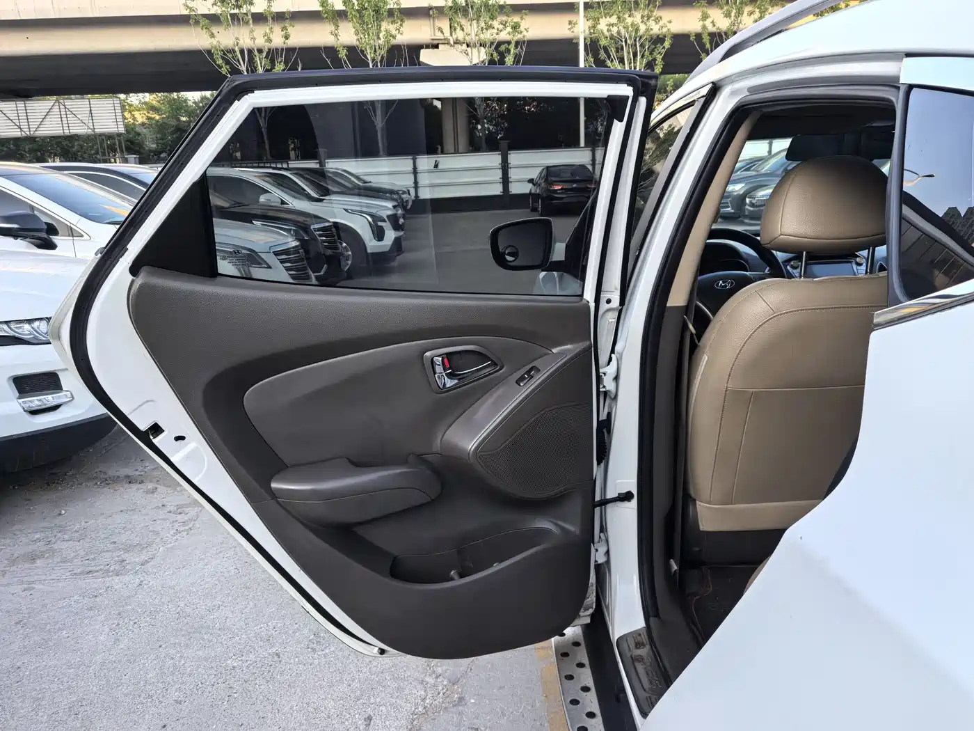 Hyundai Beijing Hyundai ix35 2013 2.0L Automatic 2WD Leading GLX China IV фото 8
