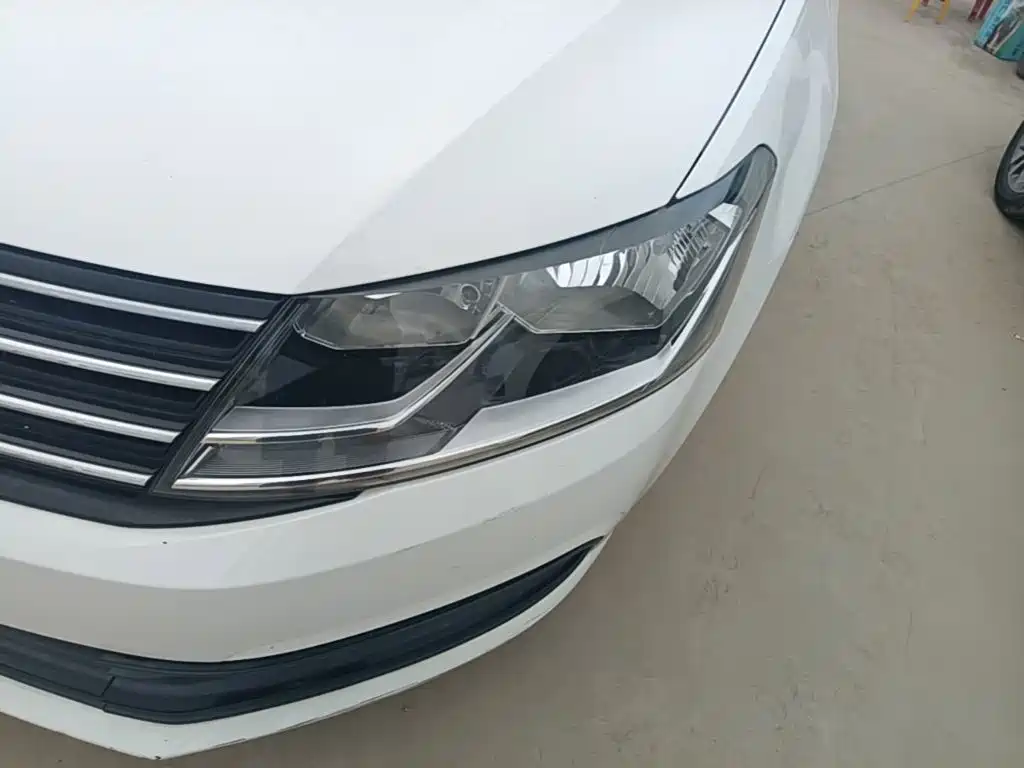 Фото 24 - Volkswagen Lavida