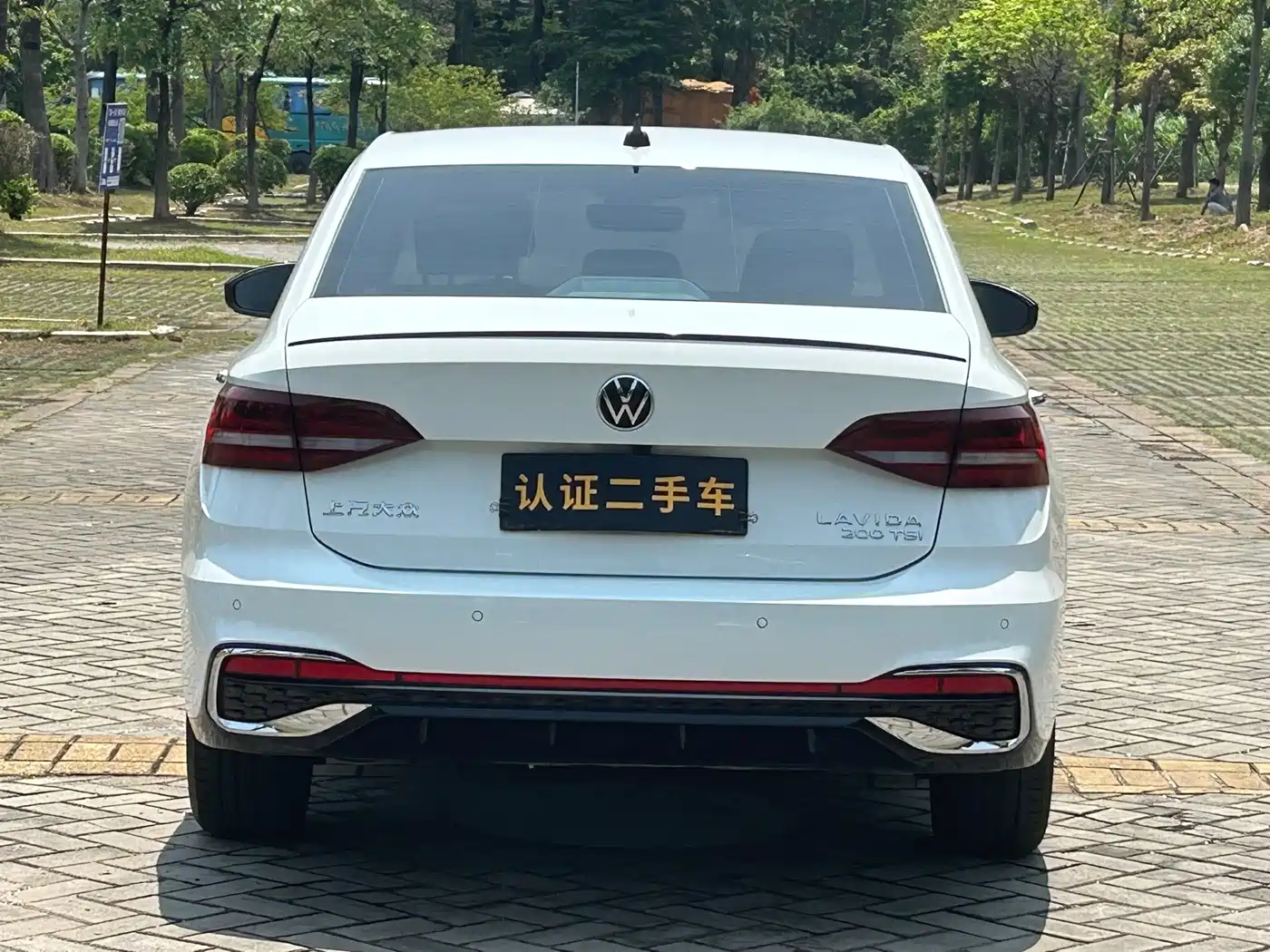 Volkswagen Lavida 2023 200TSI DSG Starlight Comfort Edition фото 4