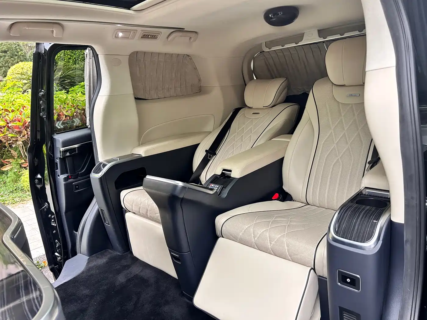 GAC Trumpchi Trumpchi M8 2021 Master Series 390T 4-Seat Glory Edition фото 18