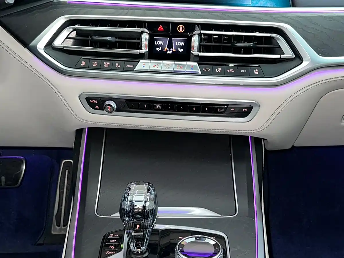 BMW X7 2019 xDrive40i Exclusive M Sport Package фото 14