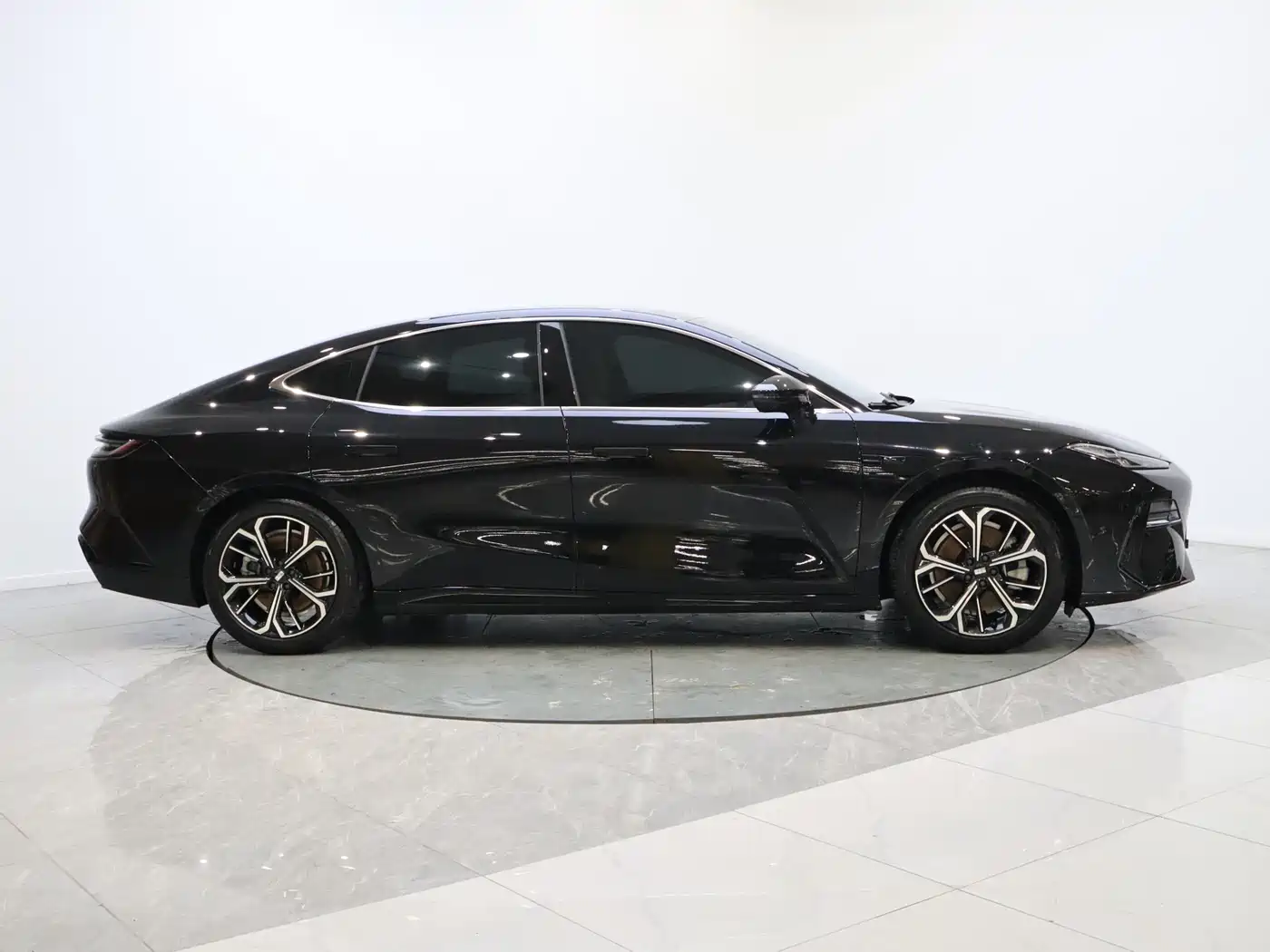 GEELY GALAXY GALAXY E8