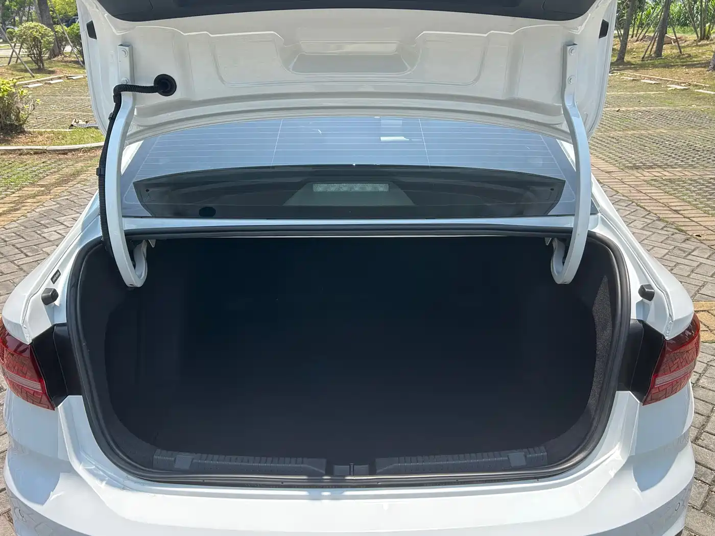 Volkswagen Lavida 2023 200TSI DSG Starlight Comfort Edition фото 19