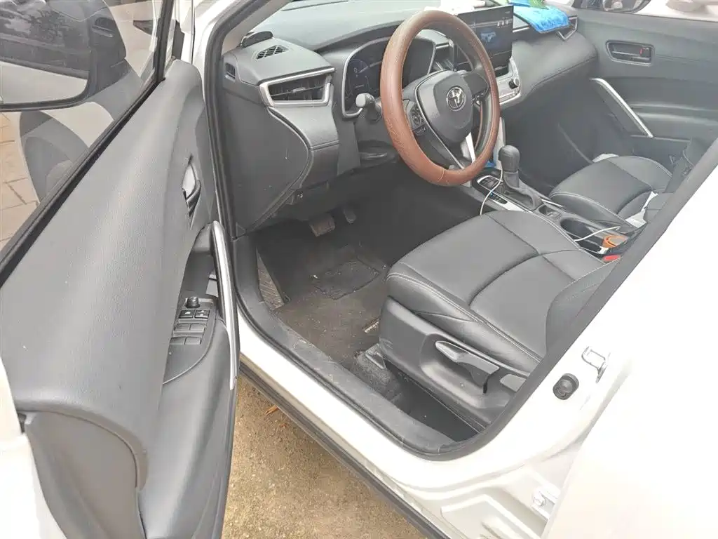 Toyota Frontlander 2024 2.0L CVT Elite Plus Edition фото 13