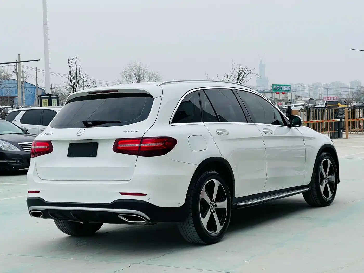 Mercedes-Benz GLC 2018 GLC 260 4MATIC Luxury фото 19