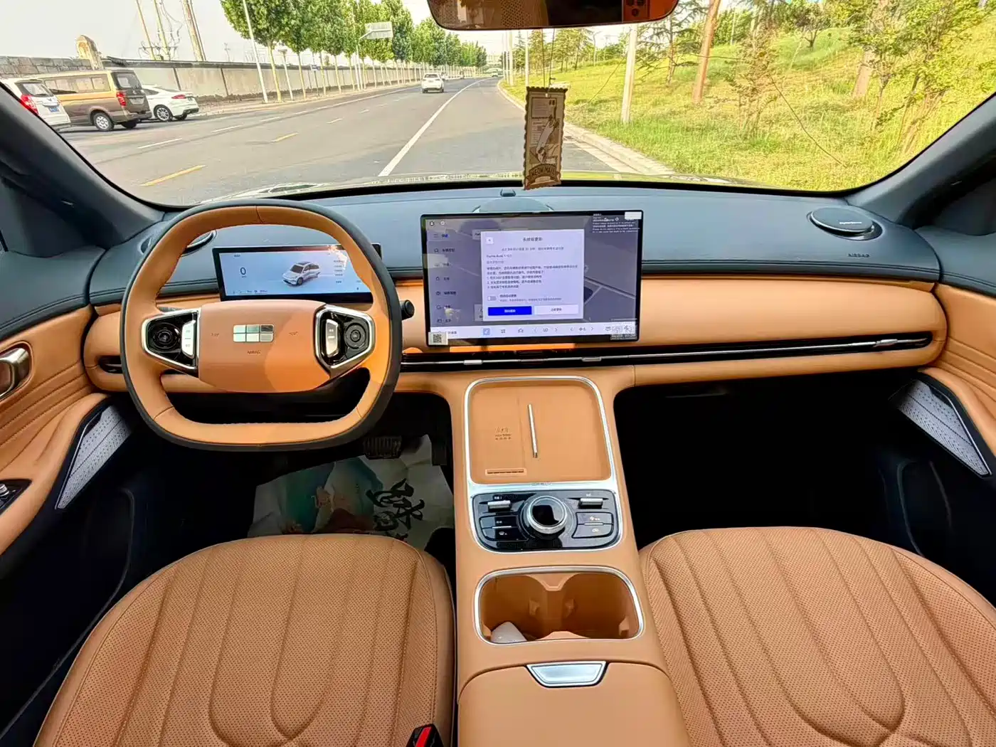 Geely Galaxy Galaxy Starship 7 EM-i 2025 Model 120km Explorer+ Edition фото 7