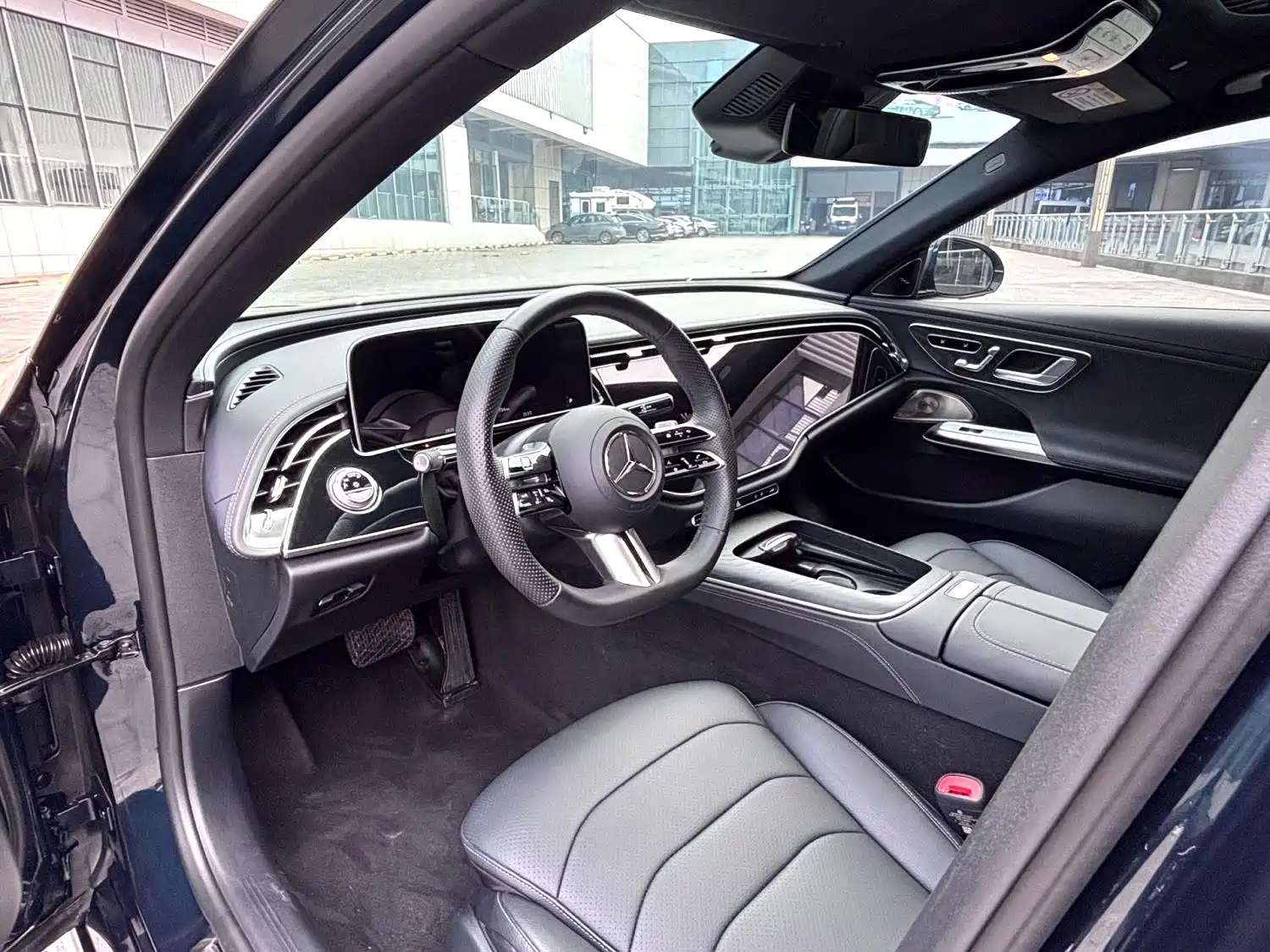 Фото 5 - Mercedes-Benz E-Class