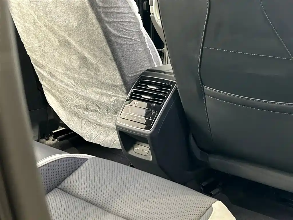 VOLKSWAGEN ID.7 VIZZION