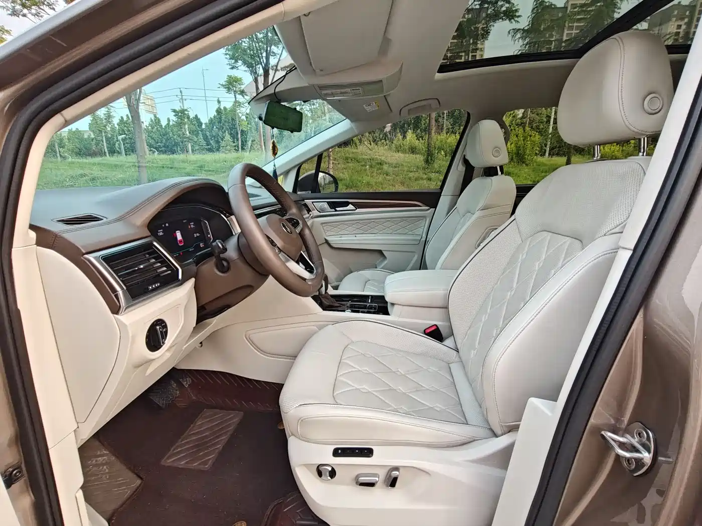 Volkswagen Viloran 2020 380TSI Premium фото 9