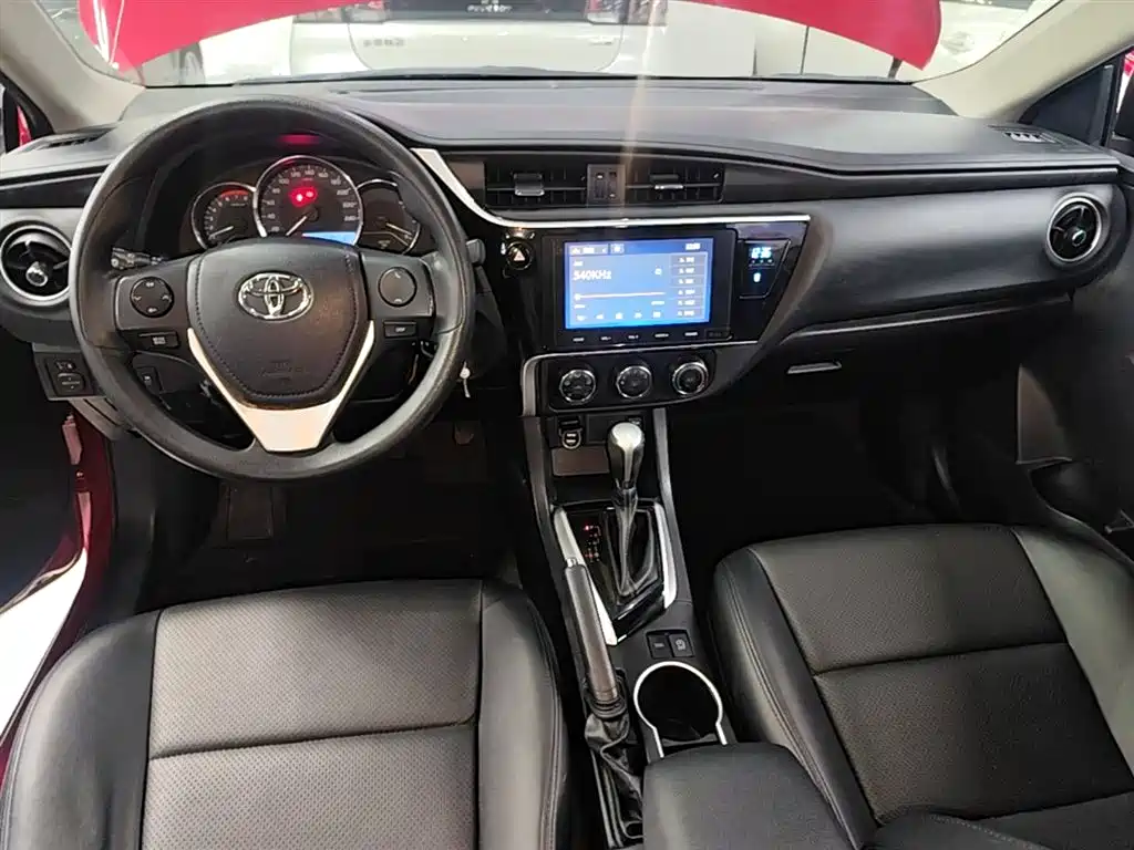 Toyota Levin 2017 Facelift 185T CVT Elite (China V) фото 14
