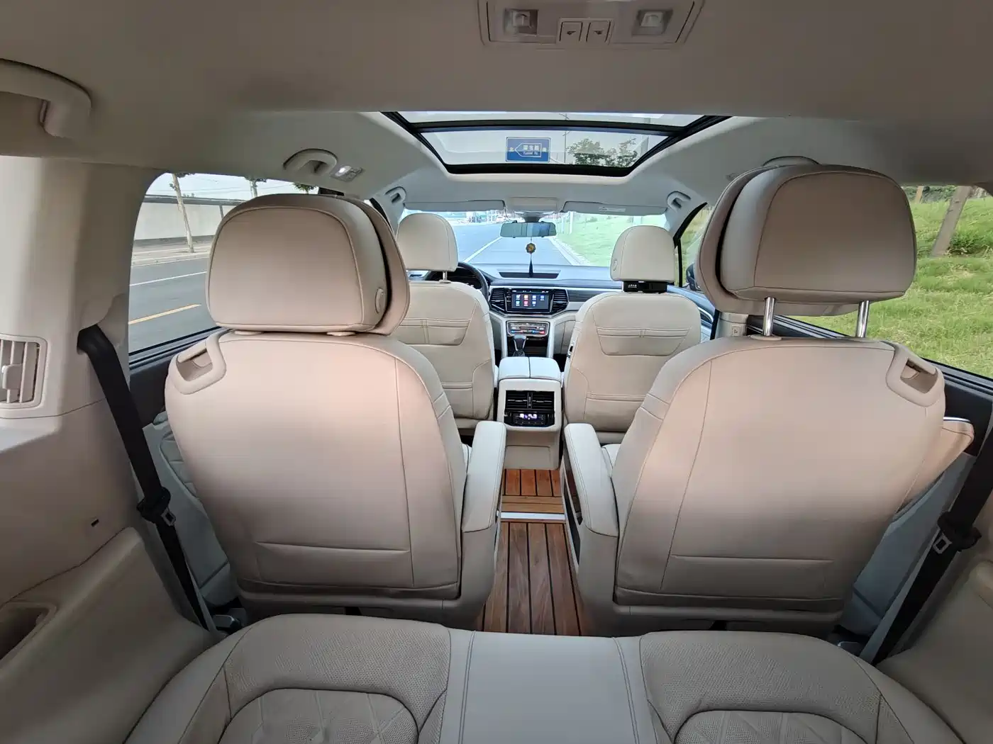 Volkswagen Viloran 2020 380TSI Premium фото 12
