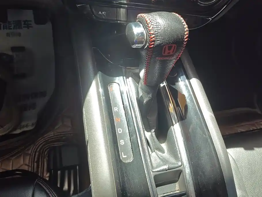 Photo 15 - Honda Vezel