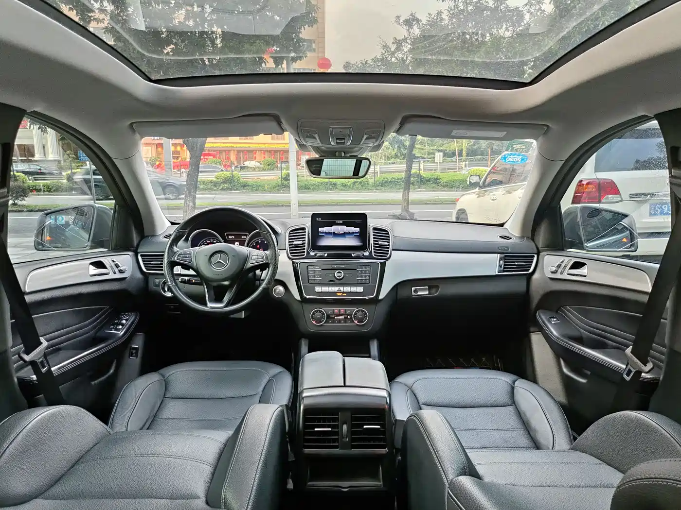 Mercedes-Benz GLE Coupe 2018 GLE 320 4MATIC Coupe SUV фото 11